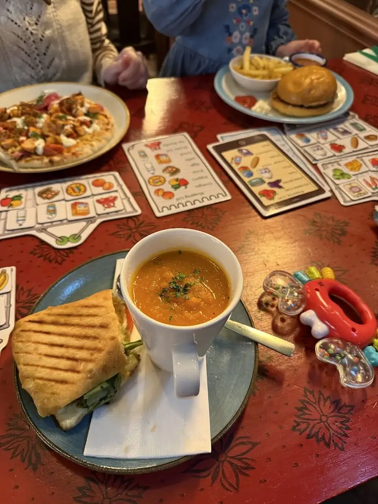 Kadie Creed_Leo Lounge_Faversham_review