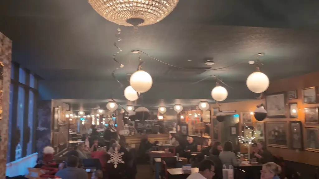 Festus Ifiti jr_Leo Lounge_Faversham_review