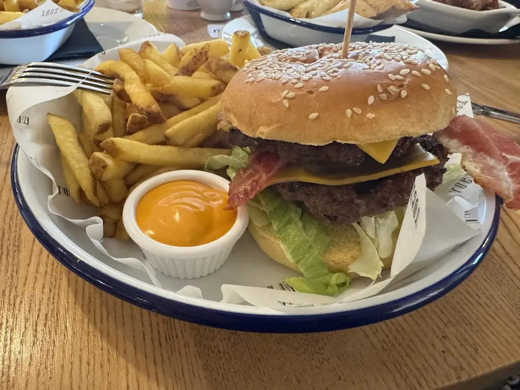 Droitwich Valeting Service Car Cleaning_The Swan at Martin Hussingtree_Fernhill Heath_review