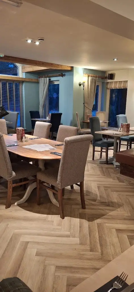 Jay Haych_The Swan at Martin Hussingtree_Fernhill Heath_review