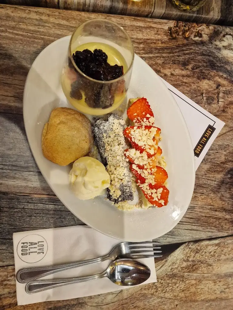 Louise Lake_Love All Food_Ferndown_review