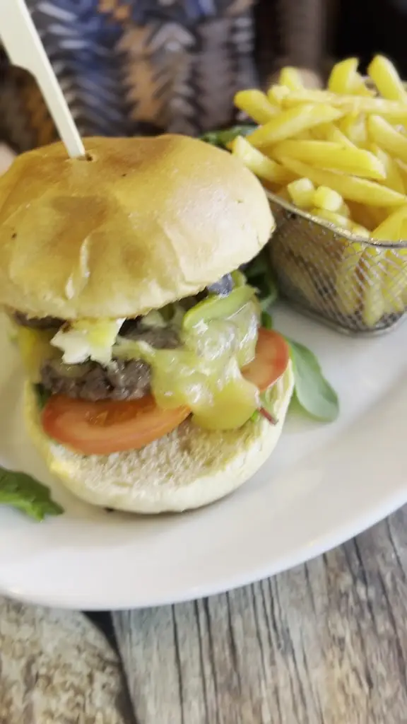 Love All Food_Ferndown_slider_image_2