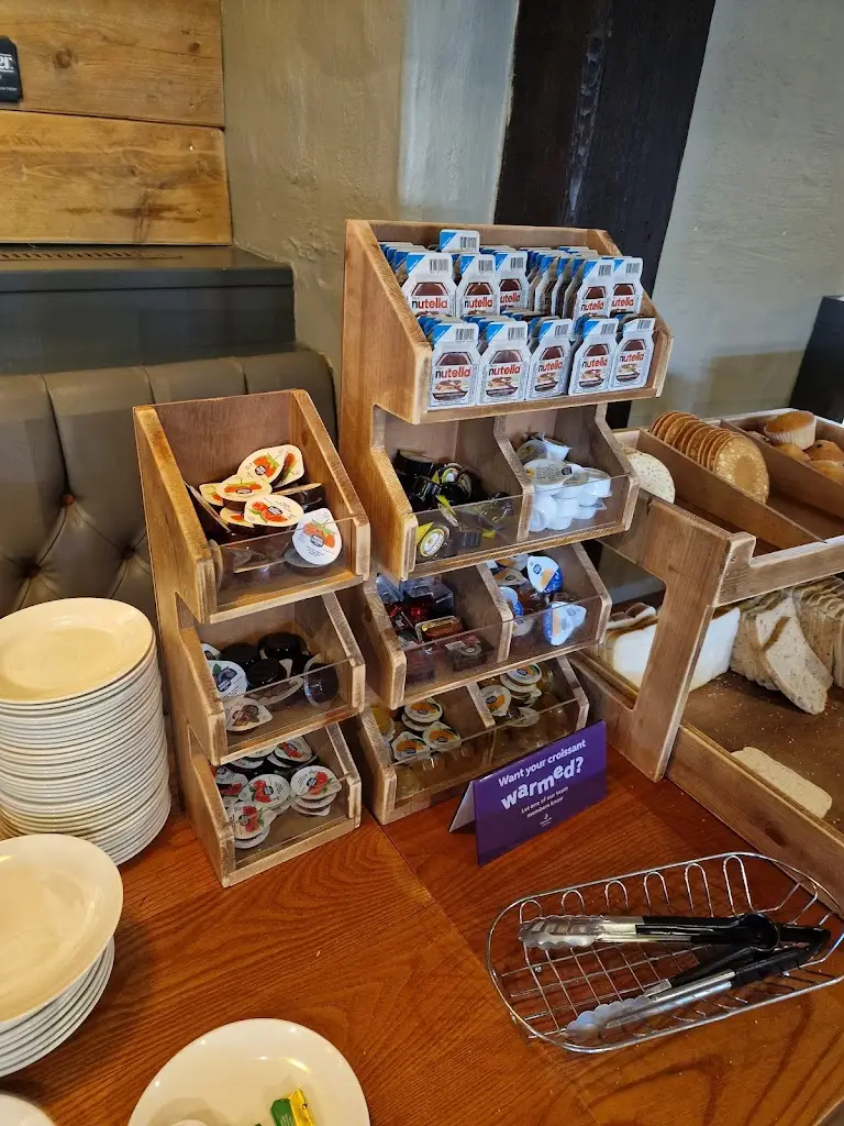 Bronislaw Pilis_Smugglers Haunt Beefeater_Ferndown_review