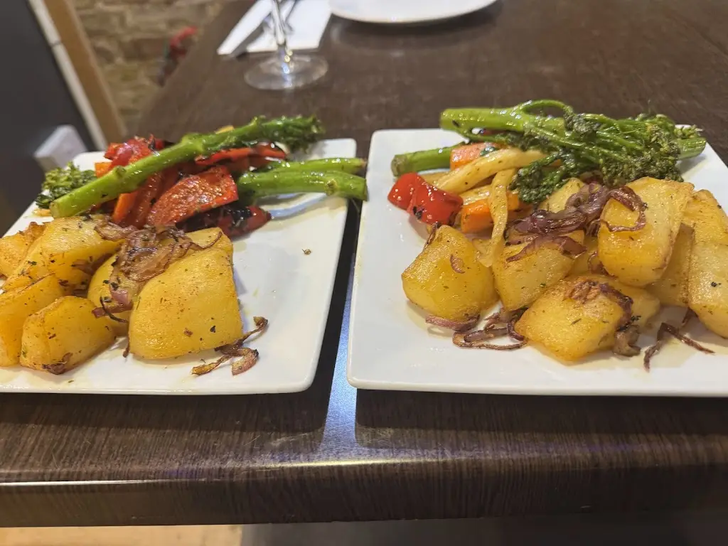 O Calhau_Feltham_slider_image_3