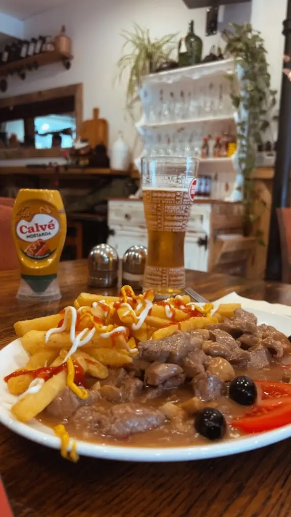 Martinho Sousa_Abrigo dos Amigos_Feltham_review