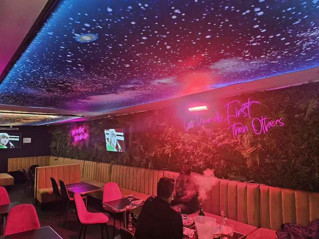 karan sharma_Hukka Me Up Lounge_Feltham_review