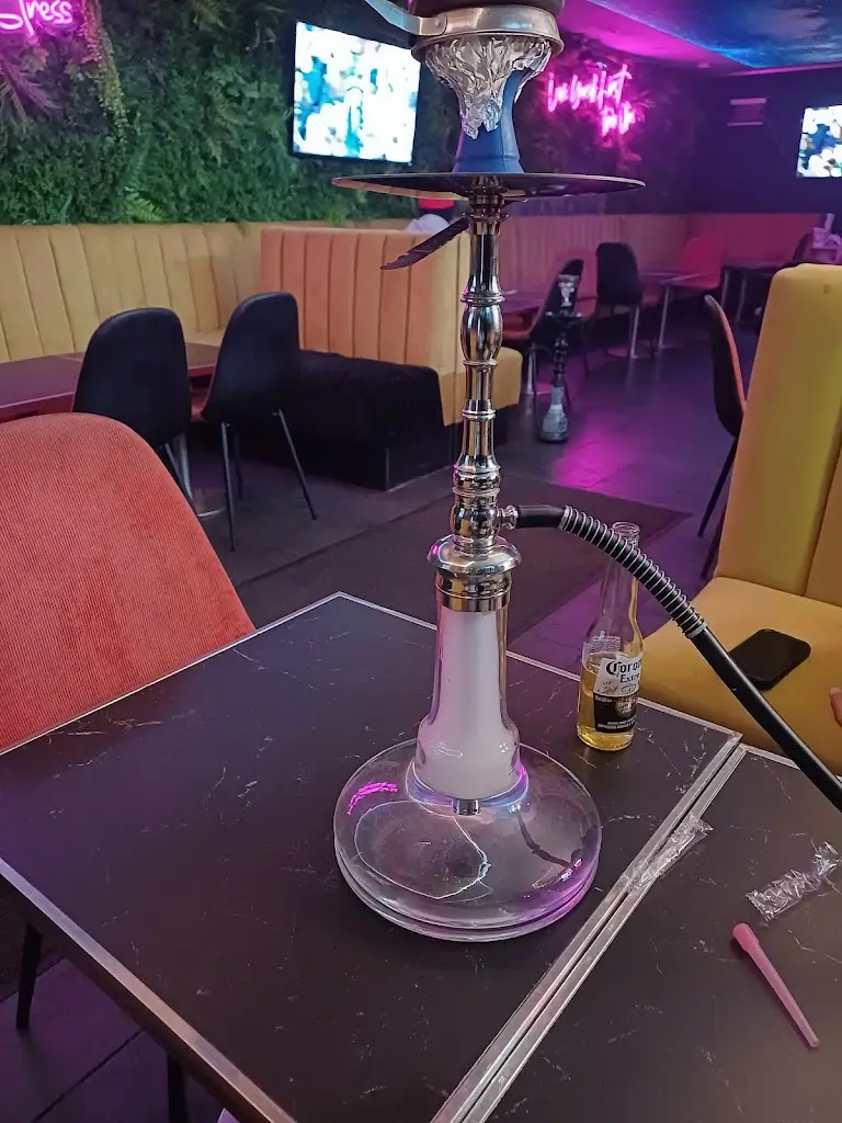 Victor Wiredu_Hukka Me Up Lounge_Feltham_review