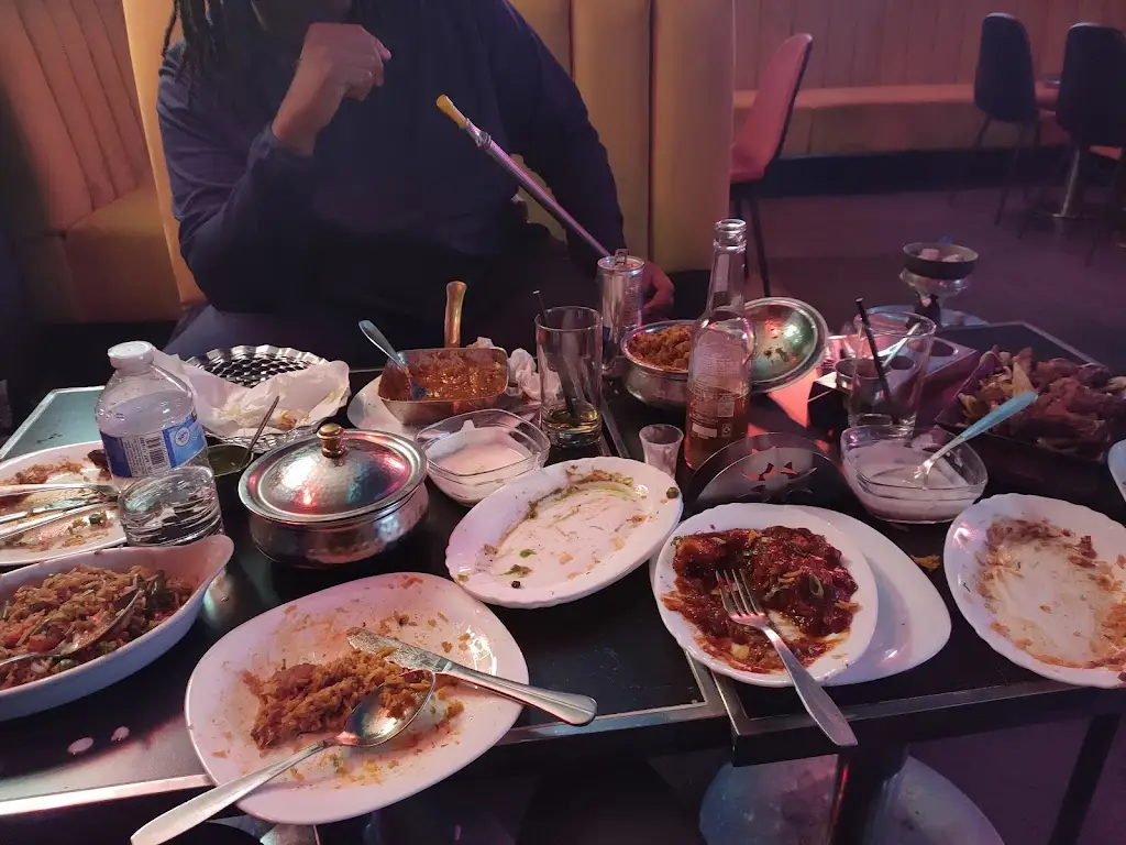 Shen Emmanuel_Hukka Me Up Lounge_Feltham_review