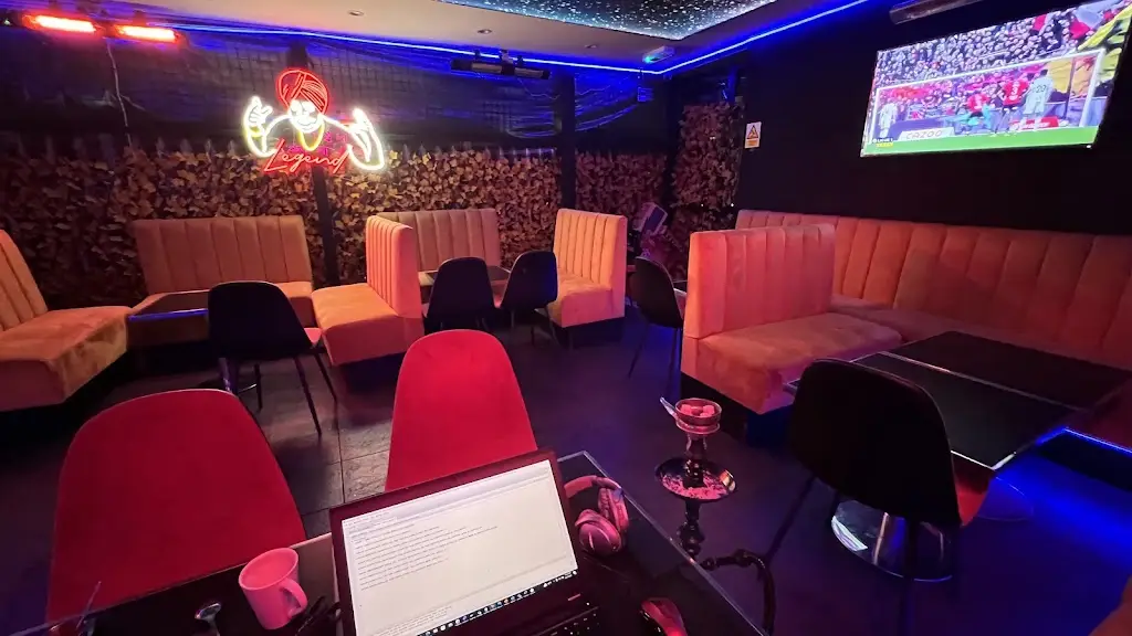 Hukka Me Up Lounge restaurant à Feltham