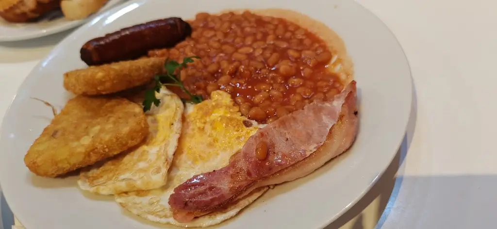 Carina Fernandes_Central Way Café_Feltham_Bewertung