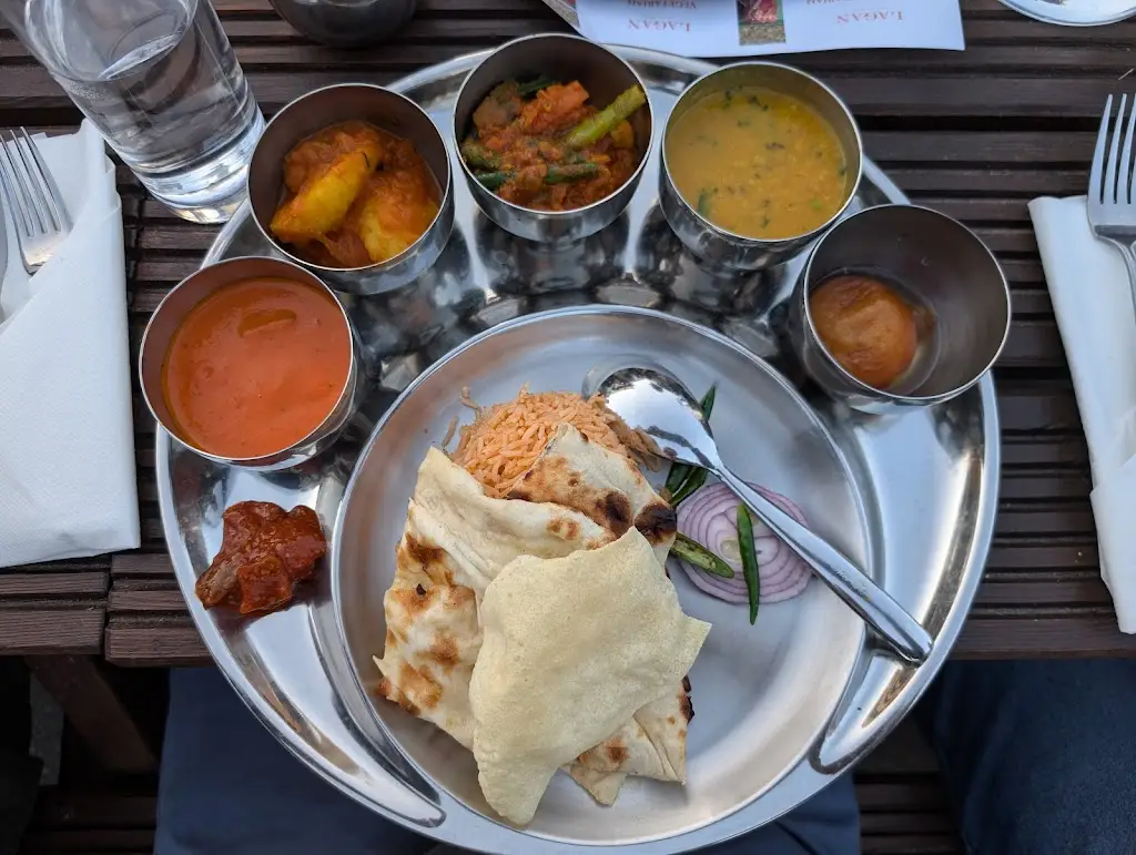 Nadee Restaurant_Findern_slider_image_3