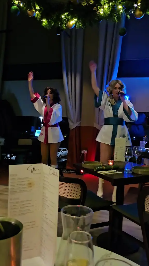 Compamigos: Eat Drink Share_Findern_slider_image_2