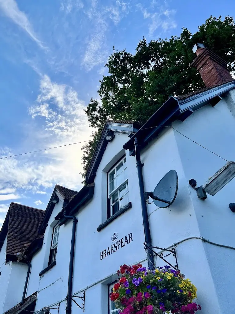 Jayne Bradd_The Queens Oak_Finchampstead_review