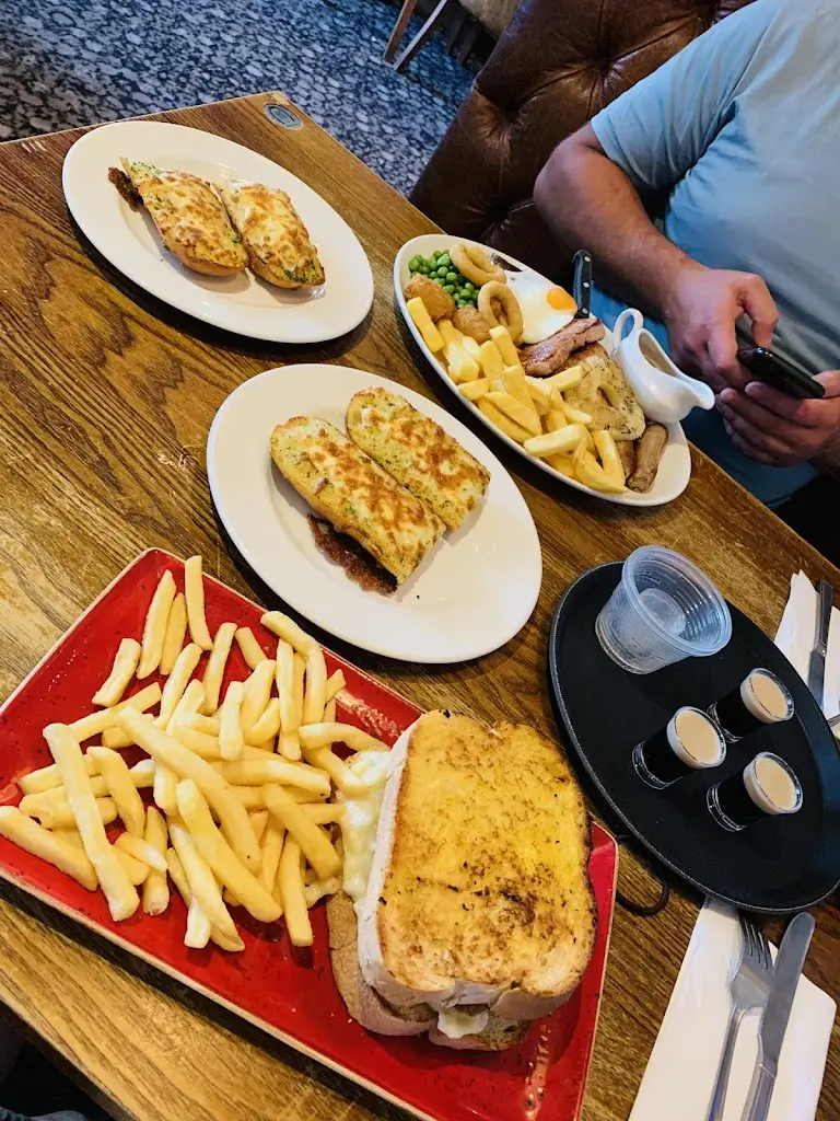 Ena Fuller_Gloster_Farnborough_review