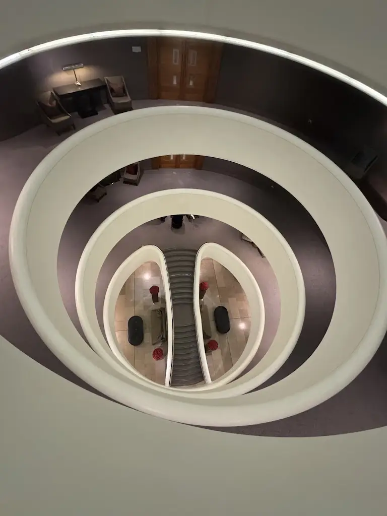 Rachel Hancock - Travel Advisor & Business Mentor_Brasserie at Aviator_Farnborough_review