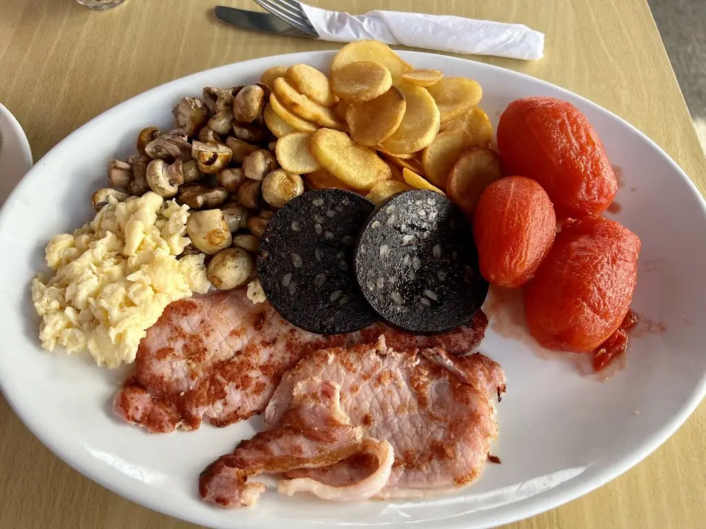 Daisy's Cafe_Farnborough_slider_image_2