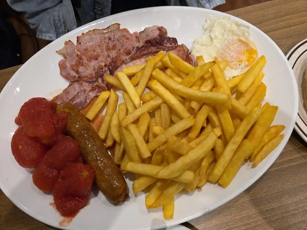 Daisy's Cafe_Farnborough_slider_image_3