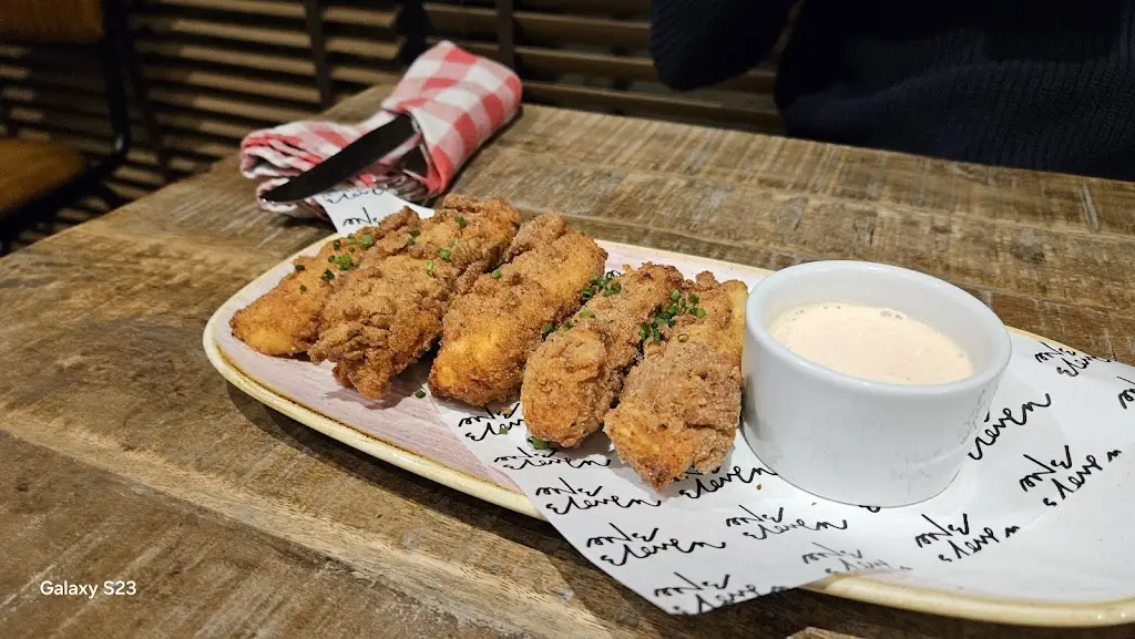 Luke Mckend_One Eleven_Farnborough_review