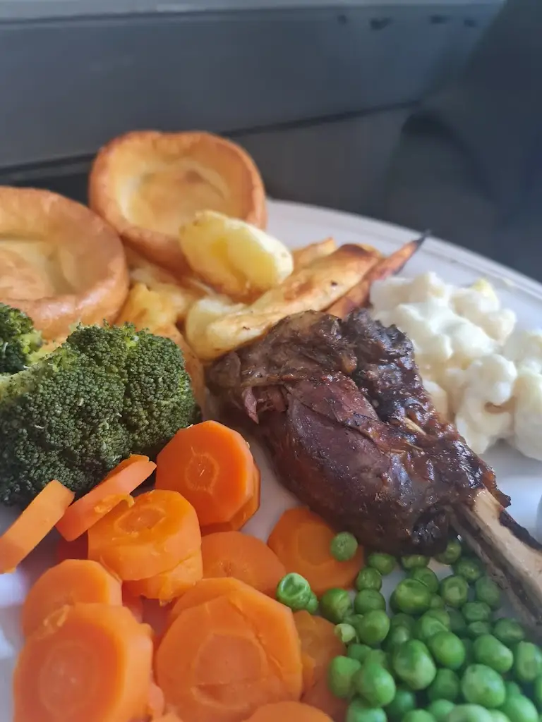 richard amero_Plough & Horses Pub_Farnborough_review