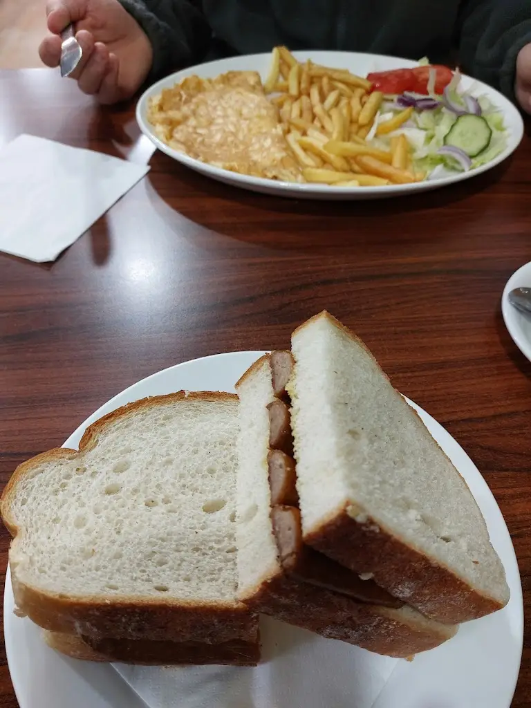 Marilyn Hale_Rushmoor Cafe_Farnborough_review