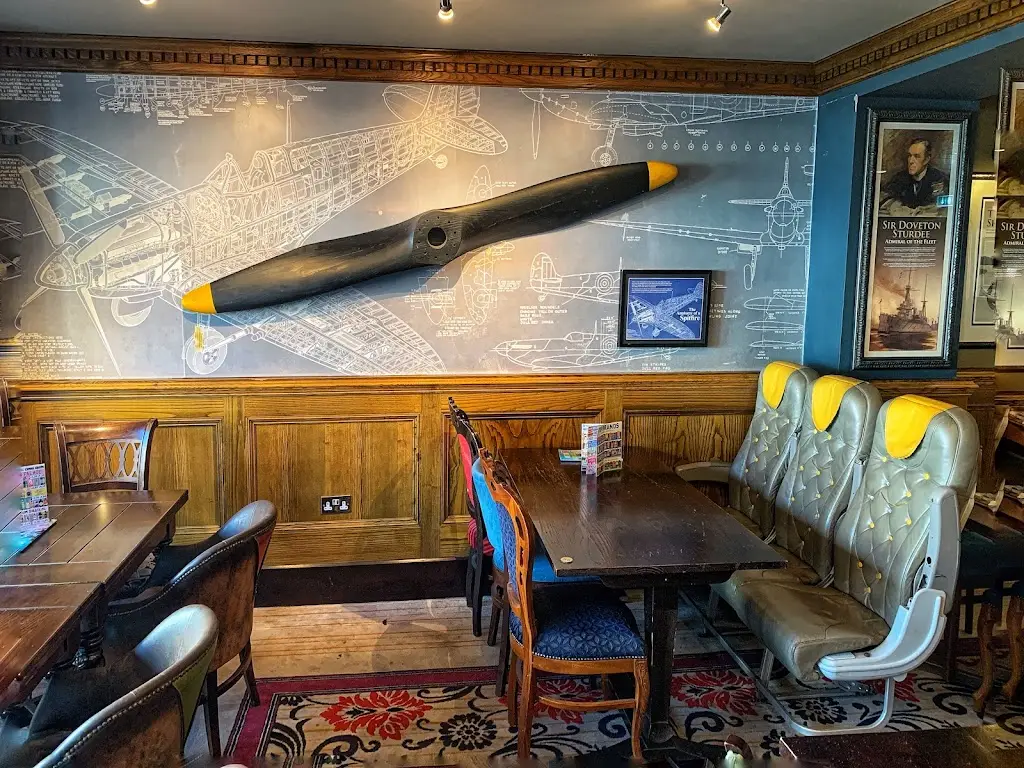 Simonblonde_The Tilly Shilling - JD Wetherspoon_Farnborough_review