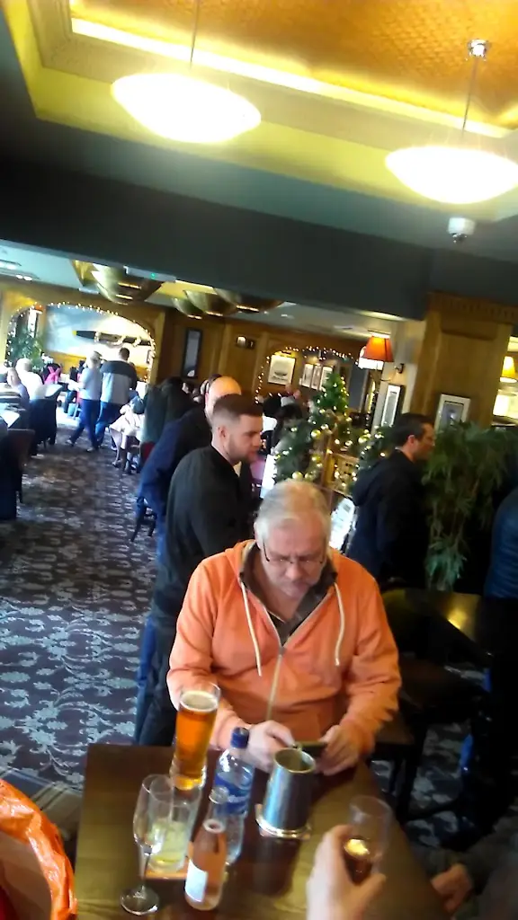 The Tilly Shilling - JD Wetherspoon_Farnborough_slider_image_2