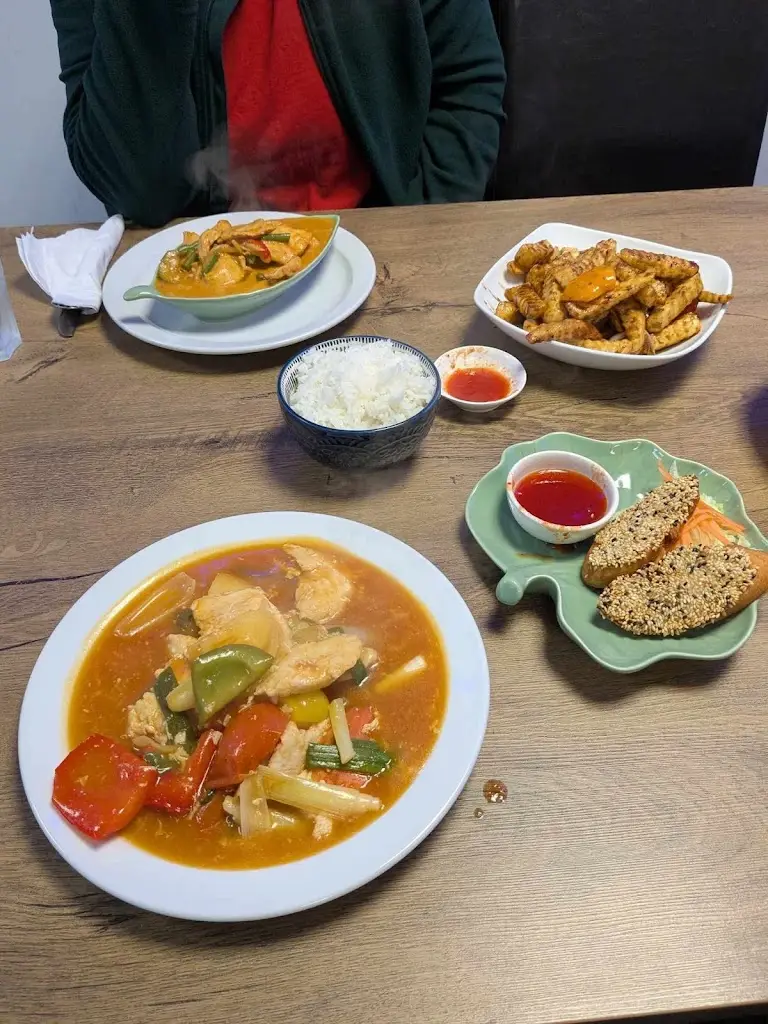 rutherford xoxo_Jasmine Thai & English Cafe_Ferrybridge_review