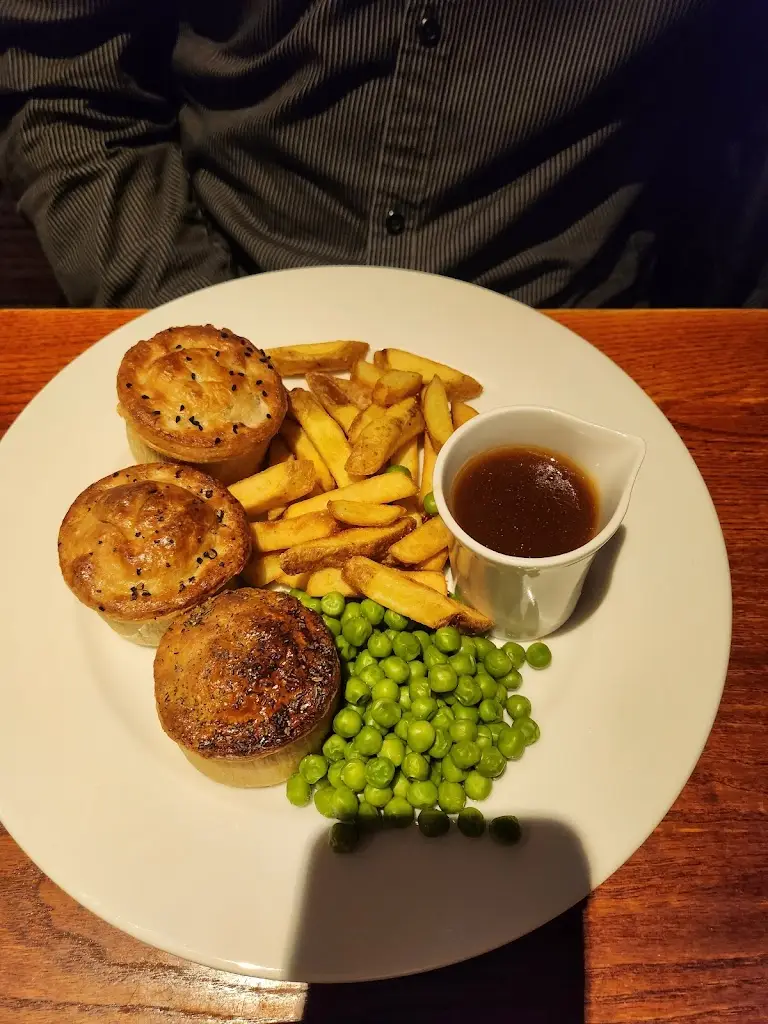 Kay Illingworth_Turnpike Brewers Fayre_Ferrybridge_review