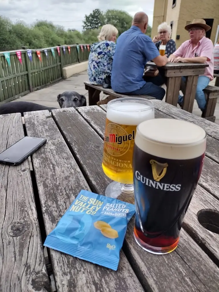 Menu_The Golden Lion_Ferrybridge_image_1