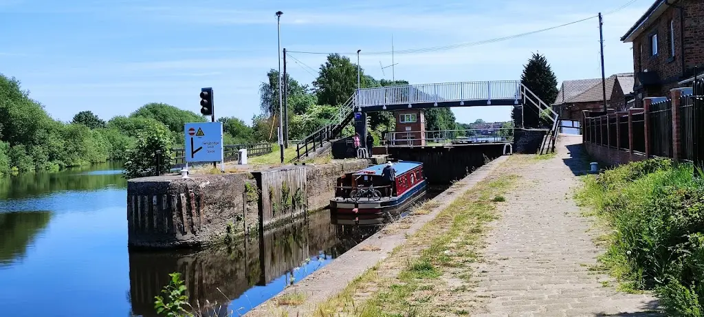 Helento Robson_The Golden Lion_Ferrybridge_review