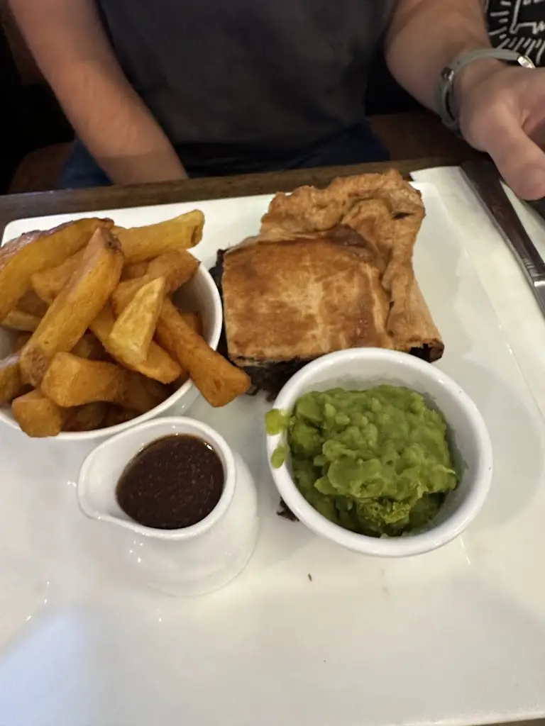 Jill Hanley_The Harvey Arms_Finningley_review