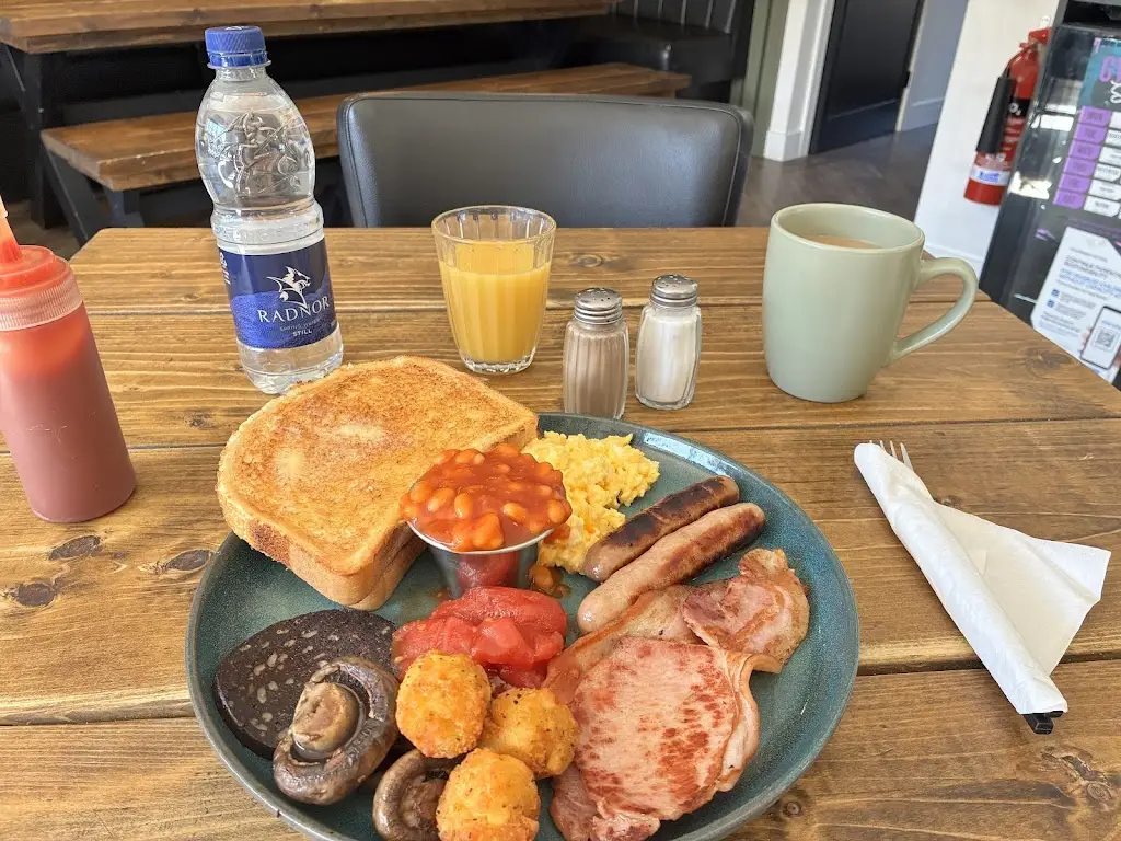 Kallum Cross_Grandma's Kitchen_Farnworth_review