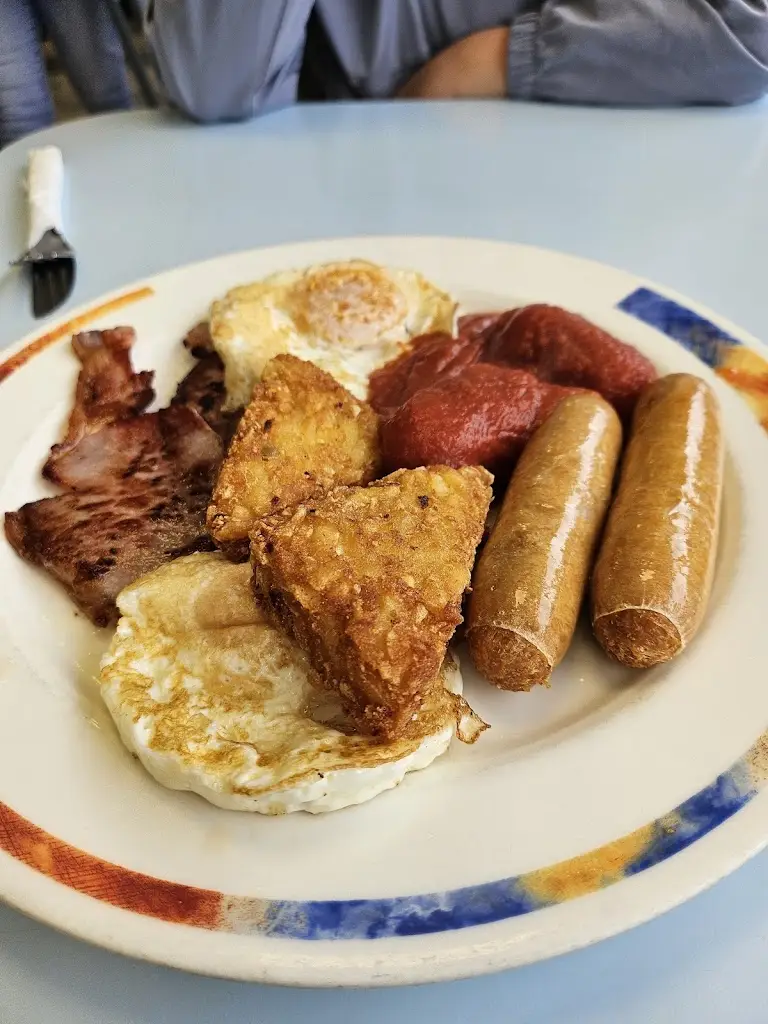 John Griffiths_Blue Café_Farnworth_review