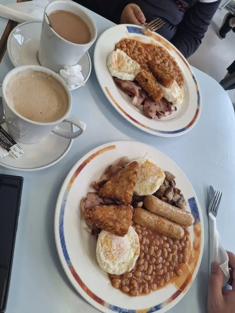 Rachel Nevin_Blue Café_Farnworth_review