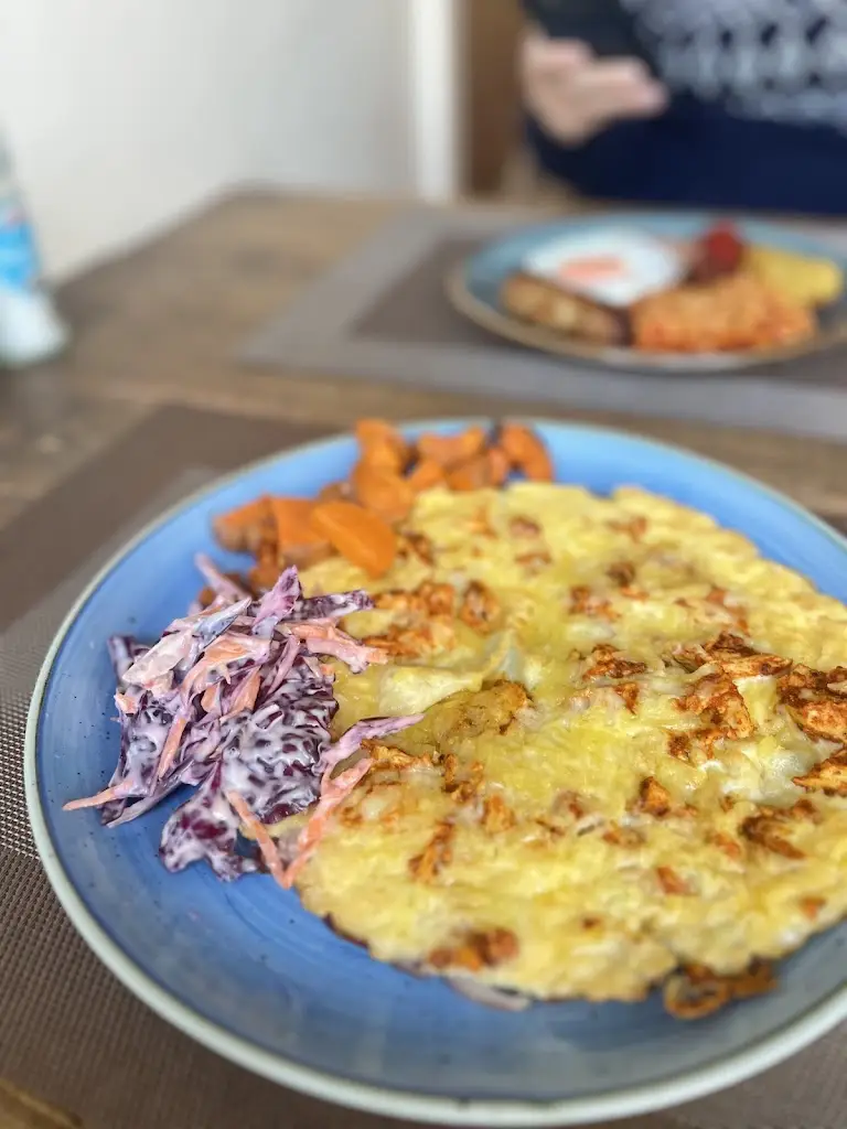 Shuk Wendy_Greens Sandwich Shop_Farnworth_review