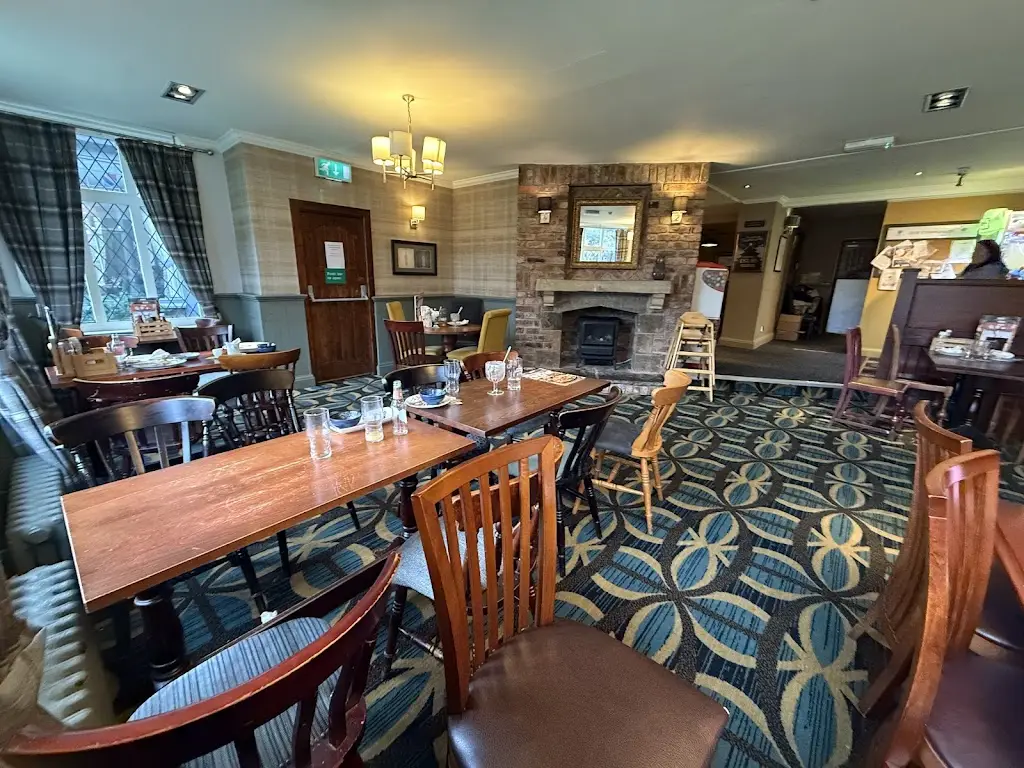 Danny Flynn_The Southfields_Farnworth_review