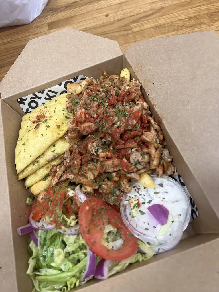 Muhammad Kamran_Yasmine Beirut cafe_Farnworth_review