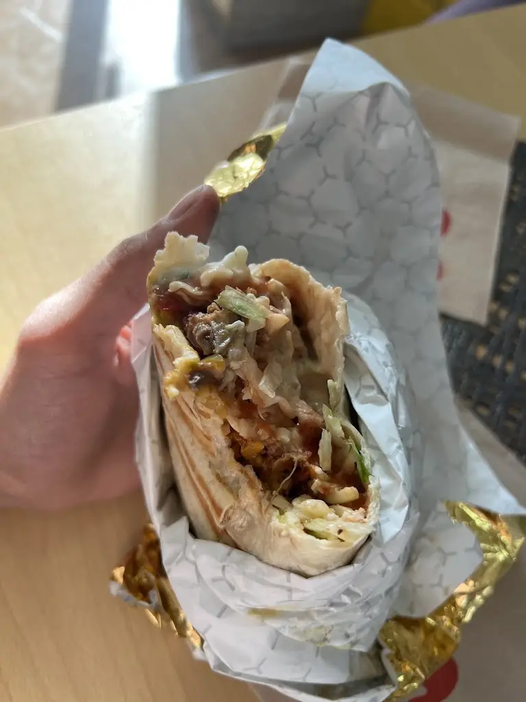 Abdul Alhadi_Yasmine Beirut cafe_Farnworth_review