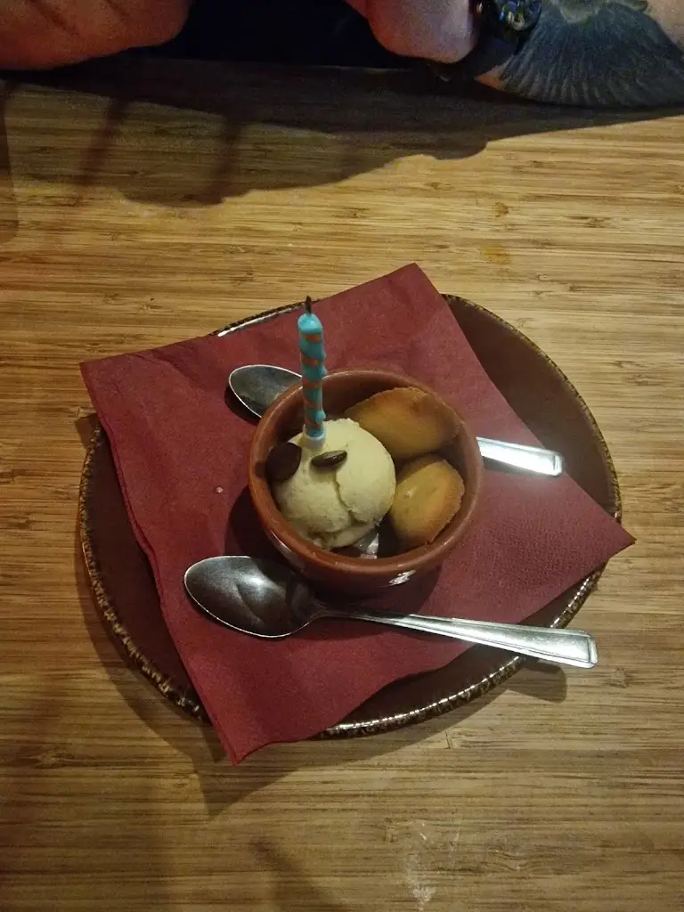 Starr Herring_Café des Amis_Aylesham_review