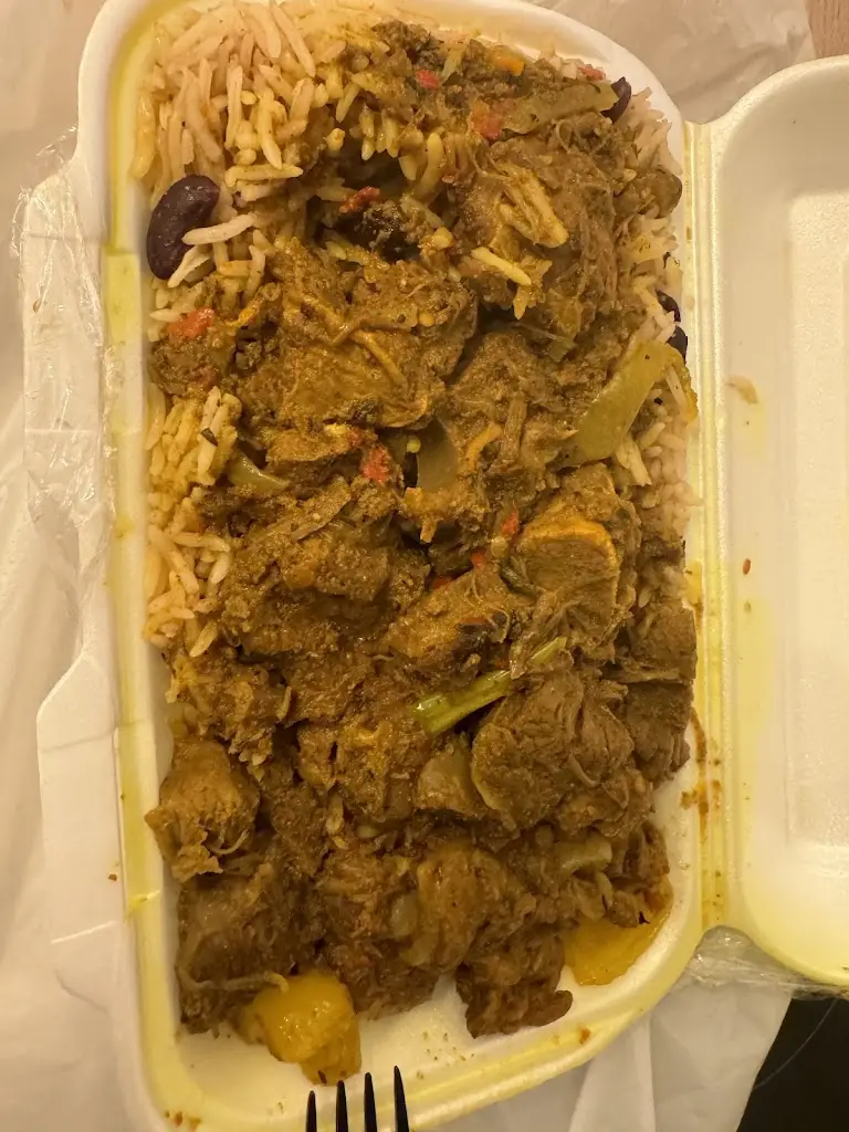 Ioana Rob_KB'S Caribbean Takeaway_Farnworth_review
