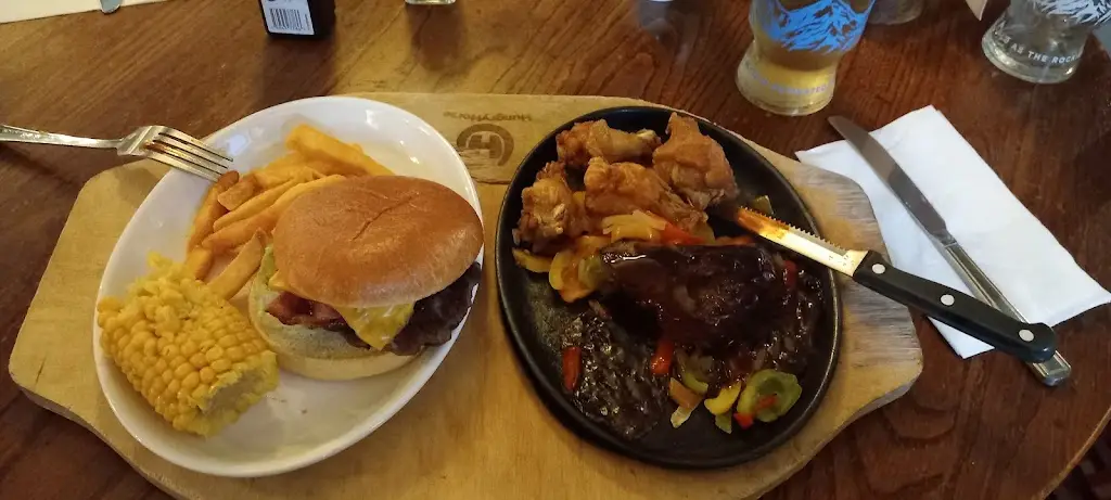 Paul Broughton_Red Lion_Farnworth_review