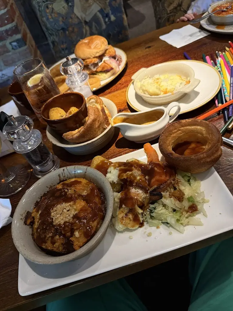 Jasmine Rodd_The Old Stables_Fontwell_review