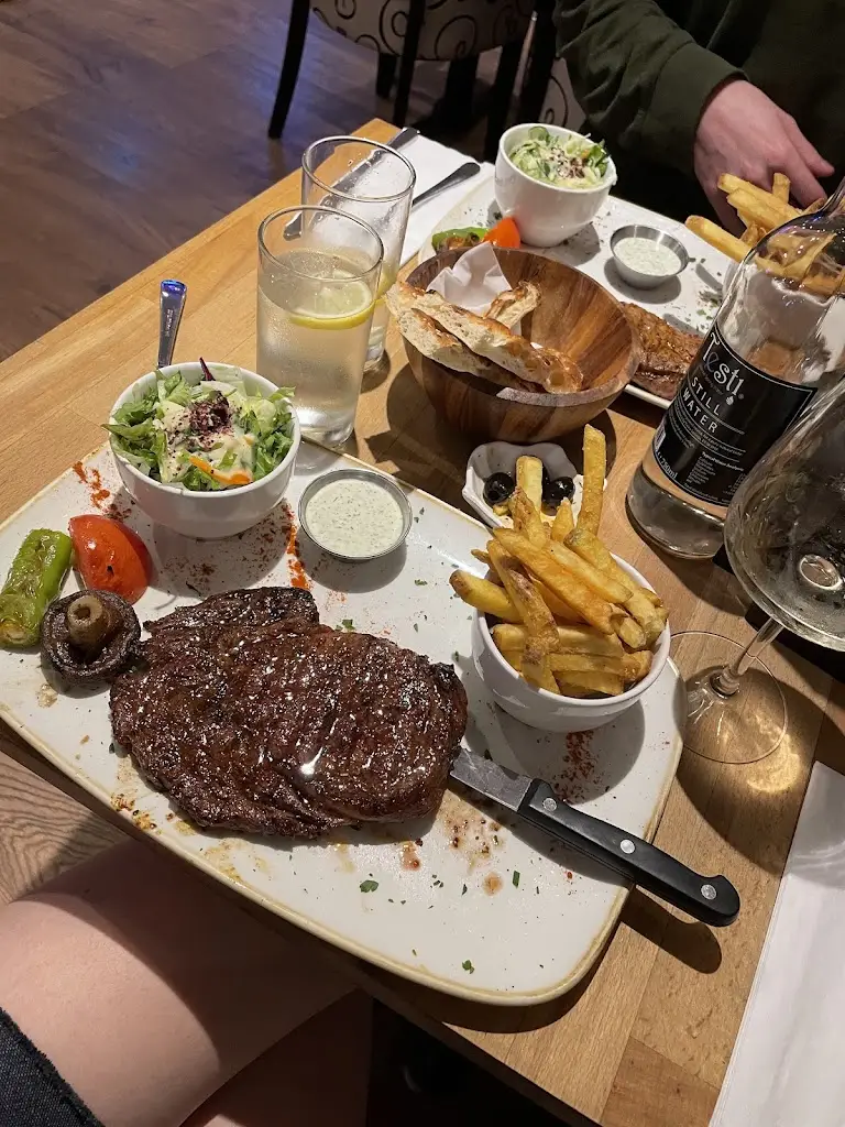 Anna Betz_Mezze Bar & Grill_Aylesham_review