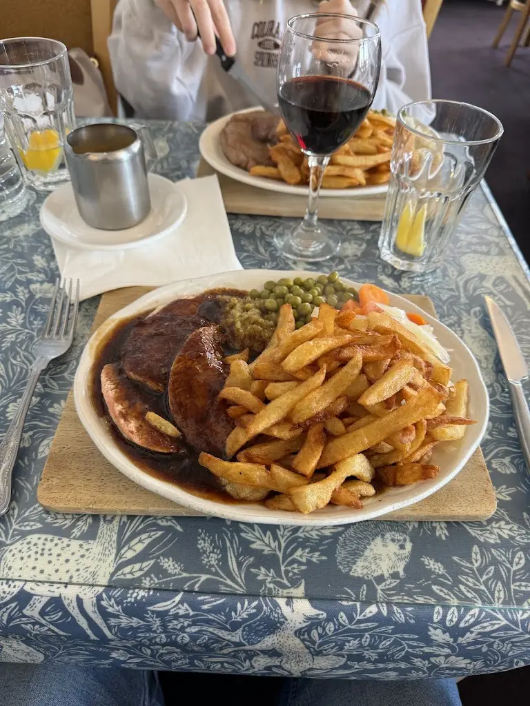 K Stadelmann_Café Royal_Fleetwood_review