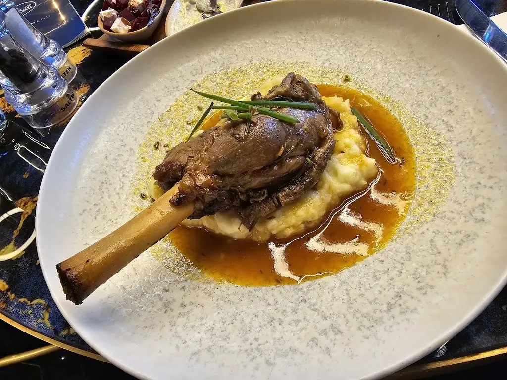 Newaj Khan_Opuz Aylesbury_Aylesbury_review