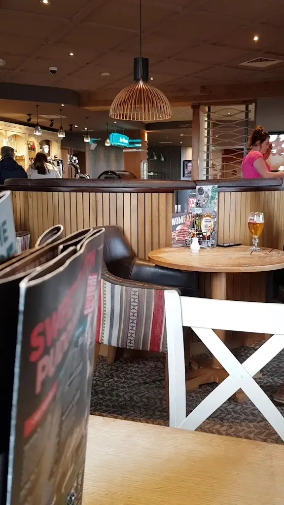 Three Lights_Fleetwood_slider_image_2