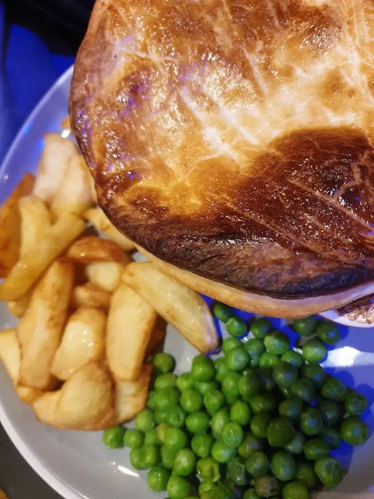 Elizabeth Dee_Steamer_Fleetwood_review