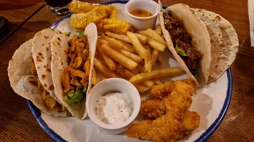 The Hills Family_Blackbirds_Flitwick_review