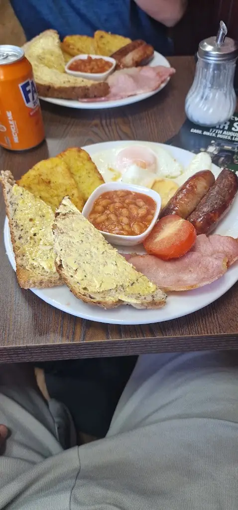 Cameron Day_The Lounge_Flitwick_review