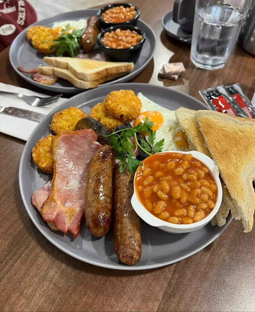 Matt B_Rendezvous Café & Bar_Flitwick_review
